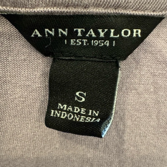 Ann Taylor Lavender Sleeveless Blouse with Ruffle and Pearl Detail - Picture 5 of 5